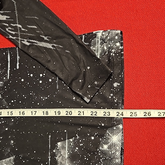 Oysho black and white data space tech abstract graphic print long sleeve top Sm. - Picture 7 of 7